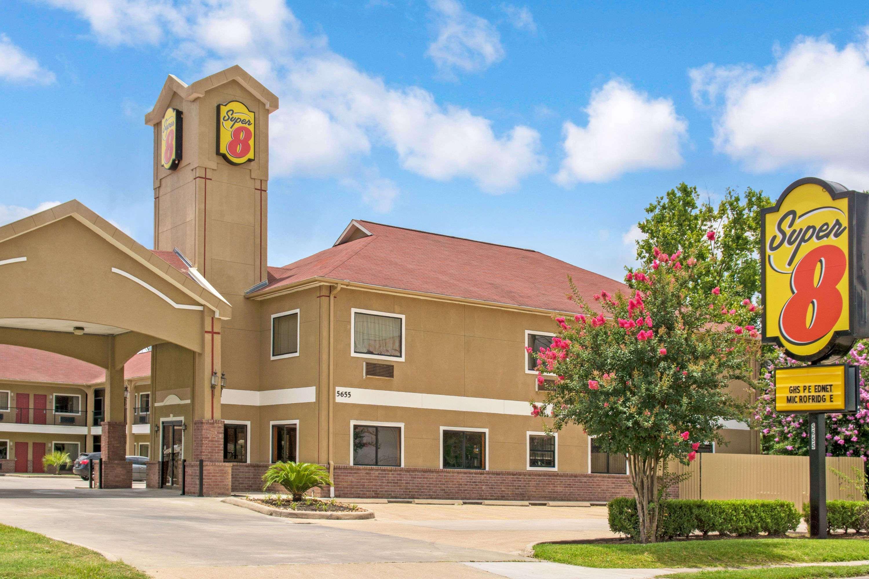 Super 8 By Wyndham Houston/Brookhollow Nw Hotel Exterior photo